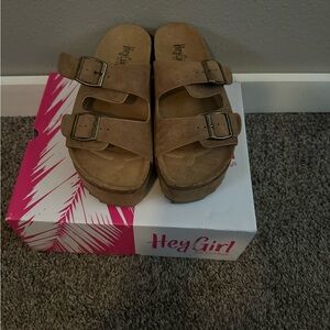 New- Hey Girl by Corkys size 8